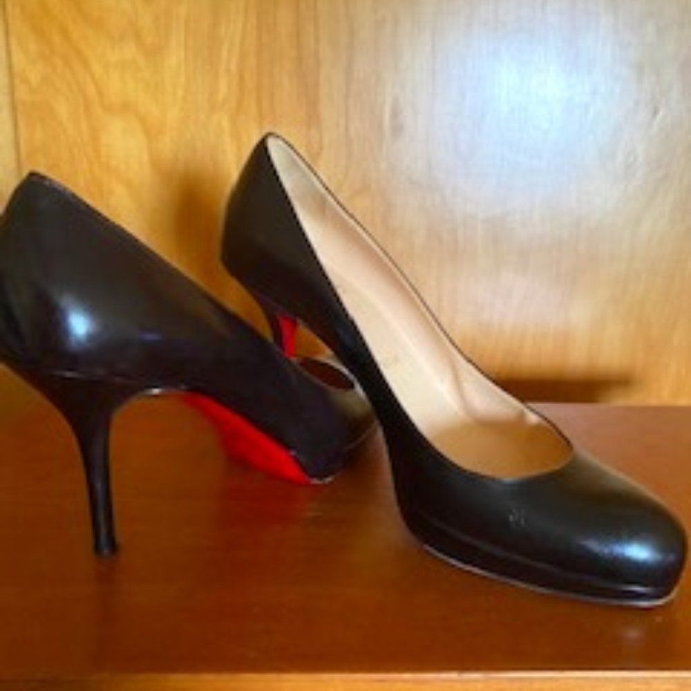 AUTHENTIC Louboutin Brown Pumps Sz 38 (8 US)